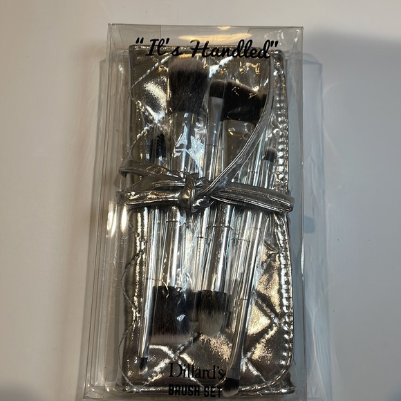 Dillards 6 make-up brush set - Picture 9 of 10